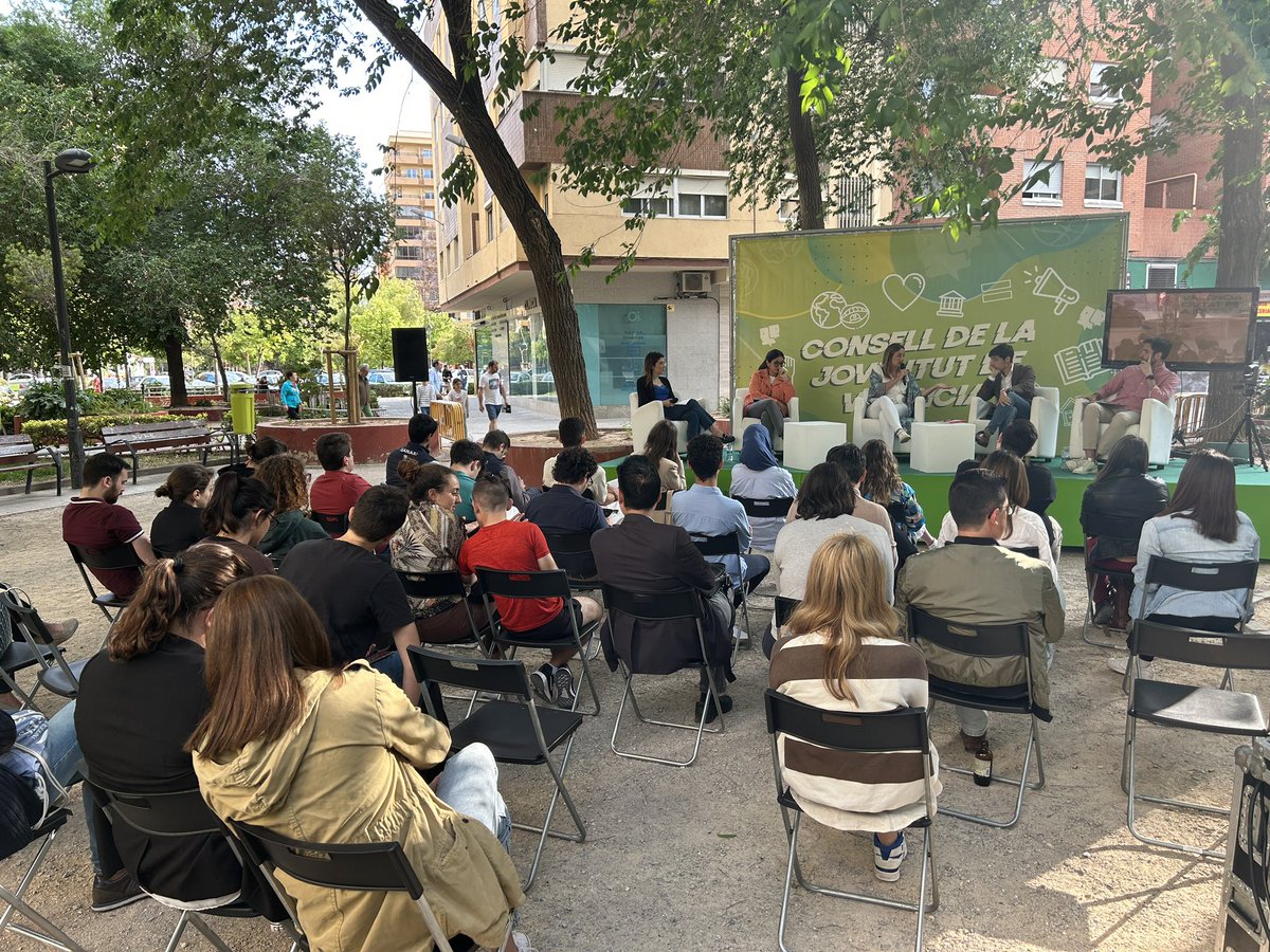 CJValència (@cjvlc) on Twitter photo Emancipació, preus del lloguer, ocupació juvenil…
Del primer bloc passem al segon, quin model de #ValènciaCiutatJove proposen <a href="/CompromisVLC/">Compromís València</a> <a href="/PSOEValencia/">PSPV-PSOE València /❤️</a> <a href="/popularesVLC/">PP Valencia</a> i <a href="/CsValencia_C/">Cs Valencia</a> ? 🤔 Emancipació, preus del lloguer, ocupació juvenil…
Del primer bloc passem al segon, quin model de #ValènciaCiutatJove proposen <a href="/CompromisVLC/">Compromís València</a> <a href="/PSOEValencia/">PSPV-PSOE València /❤️</a> <a href="/popularesVLC/">PP Valencia</a> i <a href="/CsValencia_C/">Cs Valencia</a> ? 🤔