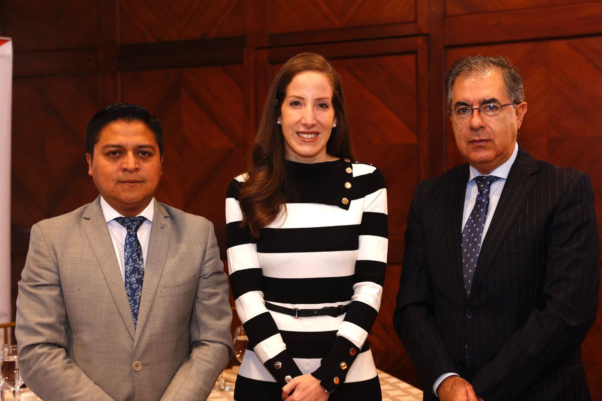 CamespaQuito's tweet photo. Gracias a @Luis_Ramiro85 del @SRIoficialEc y a Robinson Pánchez de la @EmbEspEcuador por sus intervenciones y atender todas las inquietudes de nuestros asistentes.

Agradecemos también Bismark Comunicación por ser un importante aliado en la realización de este evento. https://t.co/rPzy0XTPps