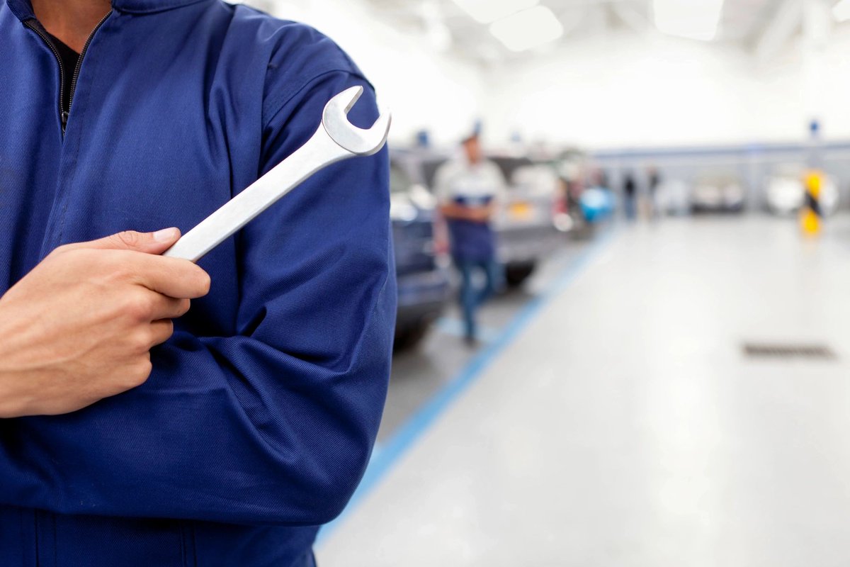 NetwrkCollision's tweet photo. Accidents happen, but that doesn't mean your car has to stay damaged. Head to Network Collision and let our experienced team help restore it back to its original condition with seamless service and the attention to detail you deserve! #NetworkCollision #Seamless #Trustworthy https://t.co/ajCgW6mFqi