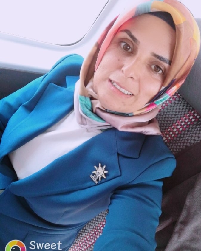 İyi akşamlar güzel dostlarım Karamanlı Ak parti  ilçe  binamız  da sizleri  müsafir etmekten mutluluk duyarız  🙋‍♀️🥰🧿
