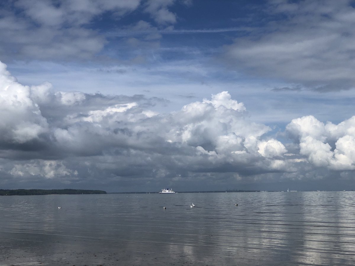 SiriusStar1963's tweet photo. Thursday wander. #PlayerBeach #Ryde #Solent #PureIslandHappiness #IOW🌤 https://t.co/9SzJipbzPm