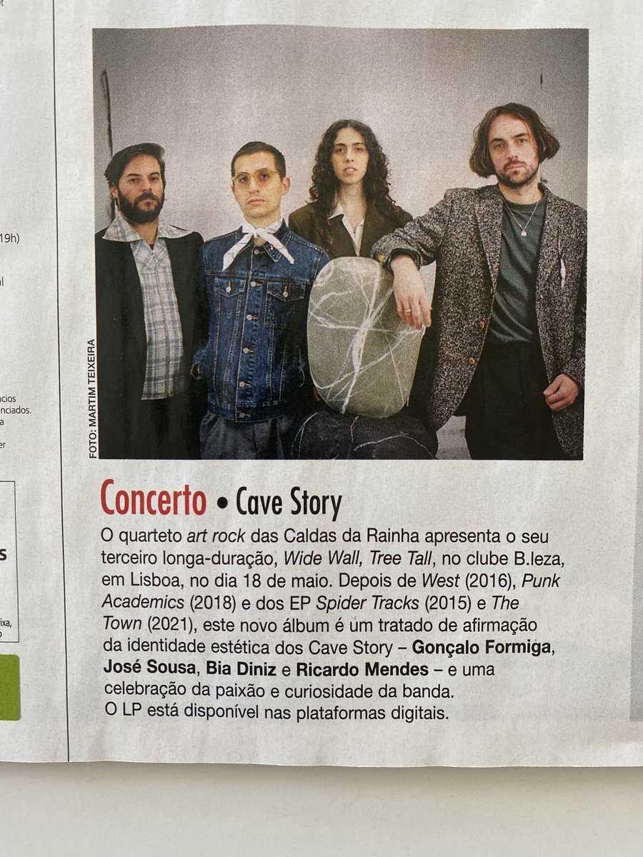 tigcpt's tweet photo. #thisisgroundcontrol to @carasportugal
Faces familiares na revista Caras desta semana, a relembrar e a sugerir o concerto de apresentação de "Wide Wall, Tree Tall" – o novo disco de Cave Story – em Lisboa, no B.Leza, dia 18 de Maio.
#cavestory #widewalltreetall https://t.co/A0boUzXVDc