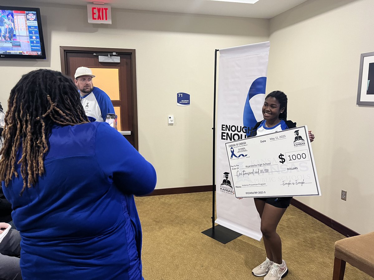 Enough_KCK's tweet photo. We are at @Royals game today to honor our student advisors. Members from our high schools were awarded $1000 dollars to further their work in their schools. @kckschools https://t.co/7RUlhOiU4f