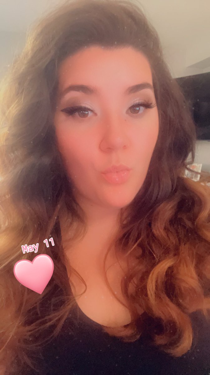 _auroragaming__'s tweet photo. ❤️LIVE❤️ short stream before work!! #SmallStreamerCommunity #twitch #twitchstreamer #pcgamer #xbox #overwatch2 #gamergirl https://t.co/3F6ATuBKiL