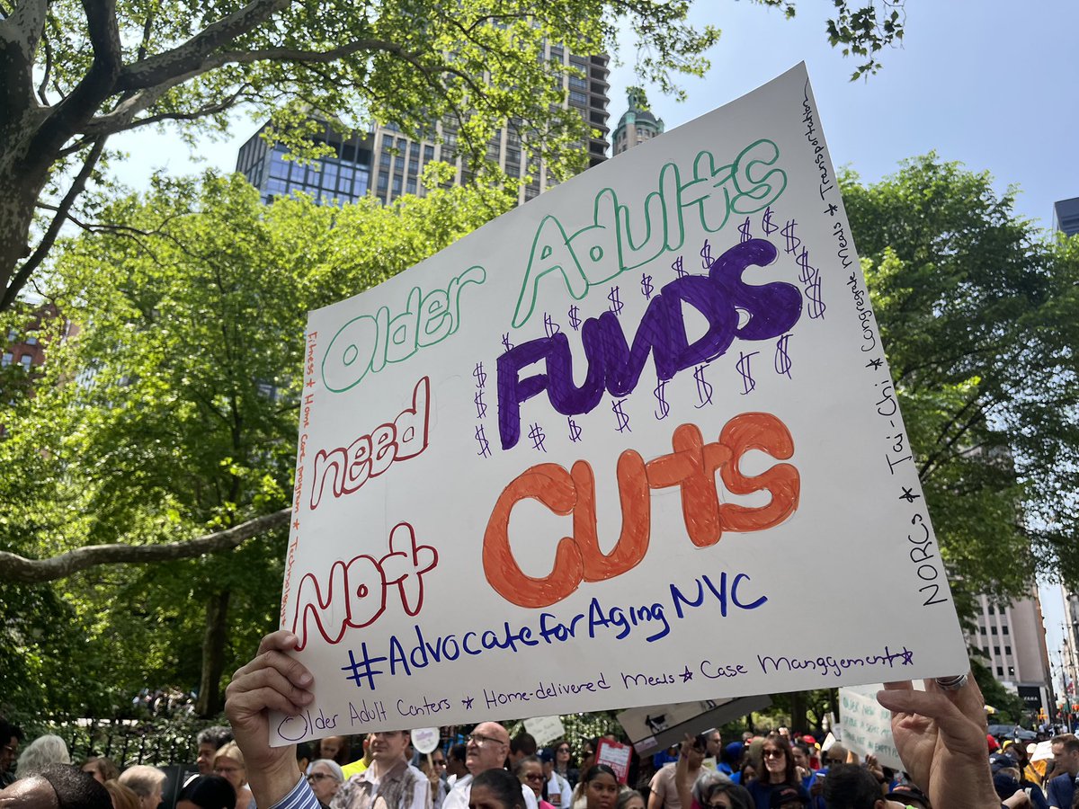 CMCrystalHudson's tweet photo. 🔉Mr. Mayor, do you hear us? Older New Yorkers are demanding a just budget—one that affirms our communities and strengthens the services and resources they rely on most.
Be sure, Mr. Mayor. Older New Yorkers vote, and they are watching. #AgeInPlaceNYC https://t.co/cld4ylBohR