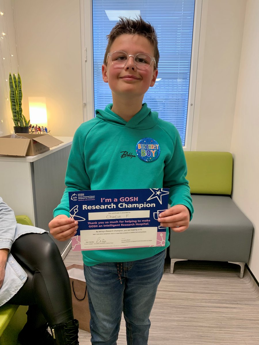 GreatOrmondSt's tweet image. Happy Birthday Charlie! 🎉 As one of our incredible #research champions, Charlie&apos;s taking part in a @NIHRresearch project, helping us to understand how new prisms lenses could help children and young adults with no vision on one side. 👓  

#NHS75 #BePartOfResearch