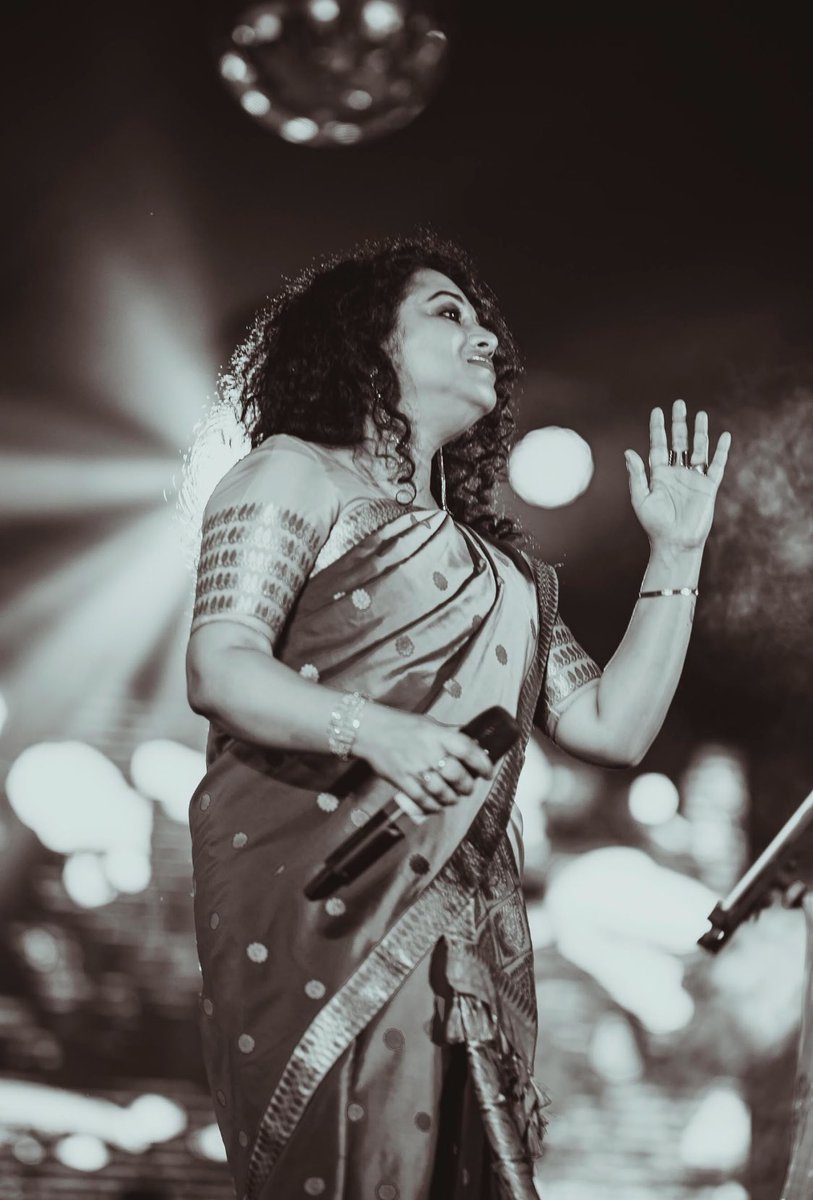 zublee's tweet photo. Thank you Silapathar, Dhemaji for all your co-operation &amp; love. Keep Blessing 🙏
.
.
Tonight will perform for the amazing people of Hajo ❤️
.
.
📸 @RajKmalSaiKia 🤍
.
.
#zband #showtime #zubleebaruah #zbcurls #musicalmay #bihutour2023 #love #happiness https://t.co/5ohpf9GnD0