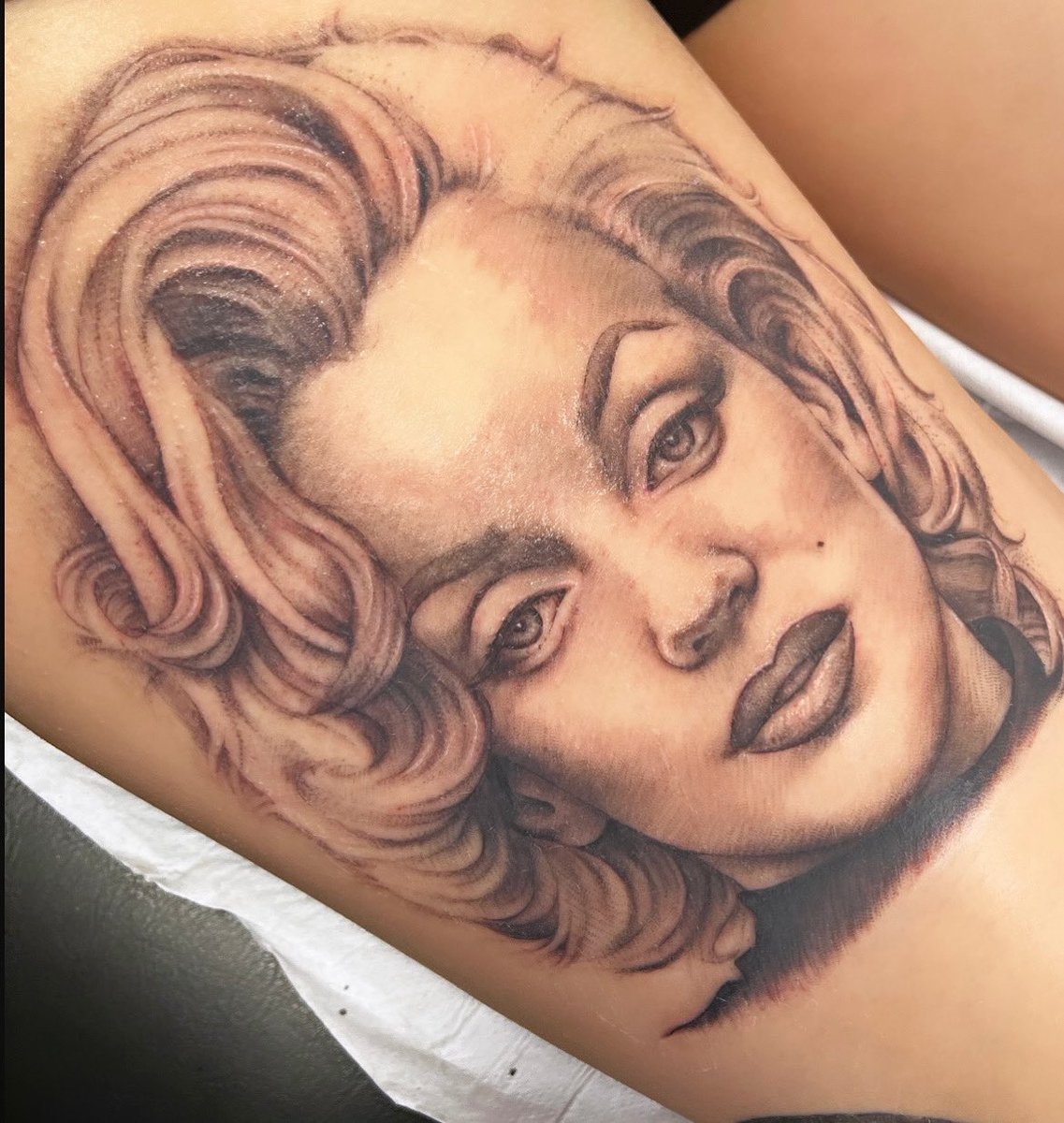 Pretty in Ink tweet media