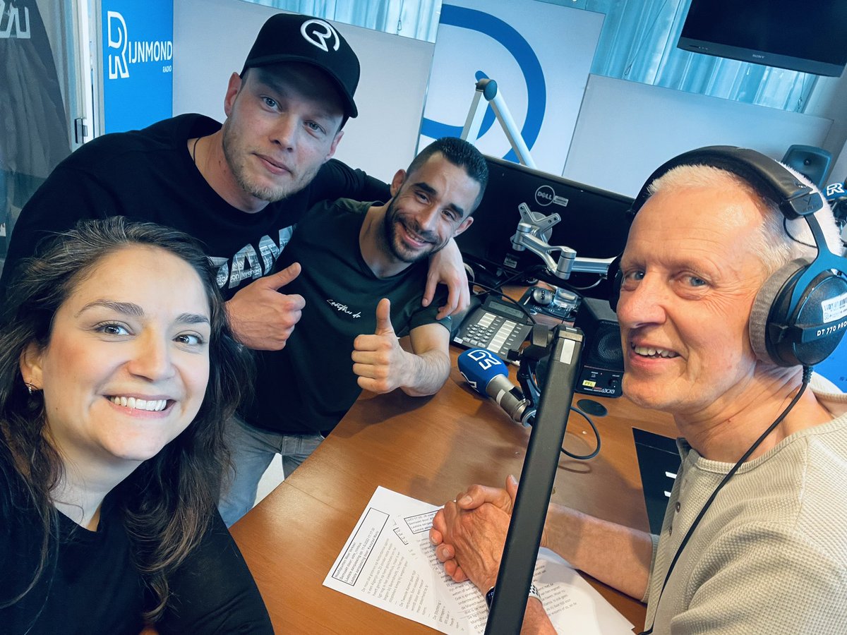 Een nieuw liedje voor #Feyenoord van <a href="/ChristopherBlok/">Christopher Blok</a> in #RijnmondNu <a href="/ReintJanPotze/">Reint Jan Potze</a> 
De videoclip is te zien via deze link: youtube.com/watch?v=652iZP…
#InSlotwetrust #ArneSlot #kampioen