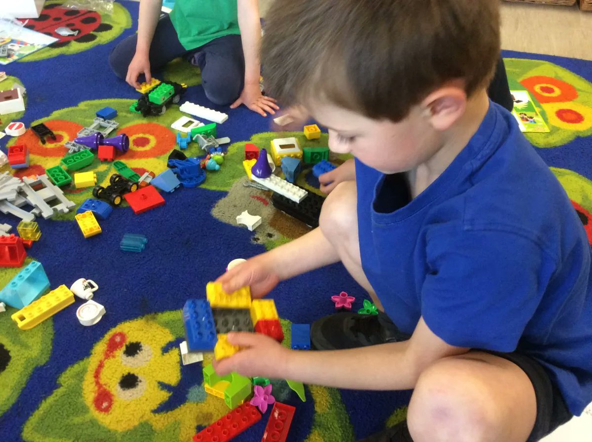 HambrookSchool's tweet photo. #HambrookR have enjoyed doing Lego coding with Mr Noone, investigating how a colour sensor can make a train stop, move or make sounds. https://t.co/NrPSibIADx