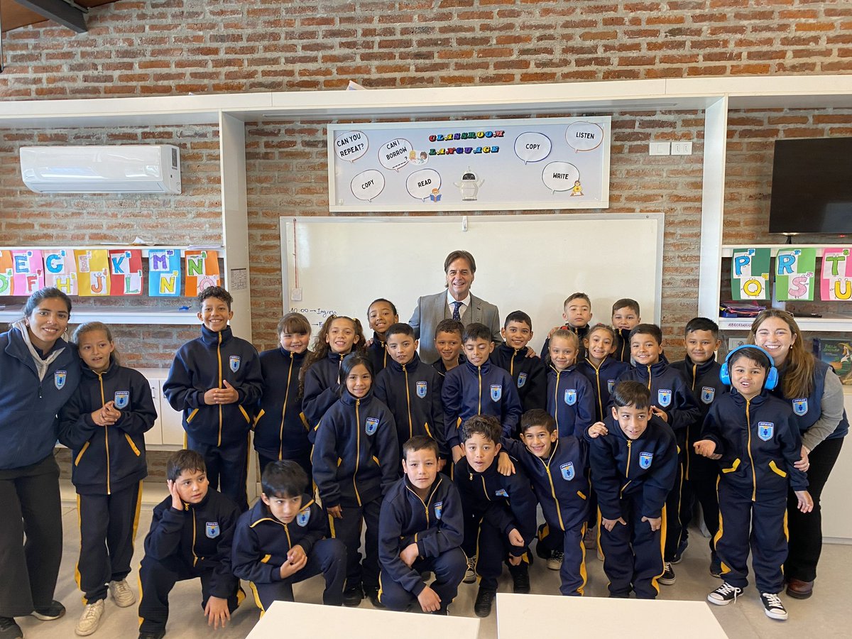 LuisLacallePou's tweet photo. Participamos de la inauguración de Primaria Impulso y recorrimos las instalaciones del Colegio Los Rosales para conocer  más de las actividades de realizan. https://t.co/TkfKR3QIoL