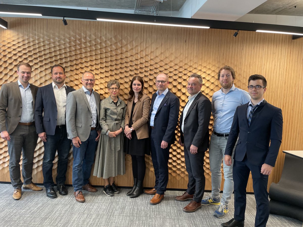 TomiSalo_Metsa's tweet photo. Building FIN - GER collaboration in Berlin. Together we are stronger at EU level. #forestindustry https://t.co/737WdFinMQ