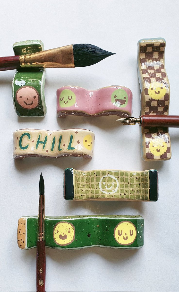 ModEnchantment's tweet image. Funky handmade brush rests are still available on my Etsy!  Snag one today :) Link in bio! 
*  *  *
#etsy #smallbusiness #hawaii #artist #illustrator #clayart #handmade