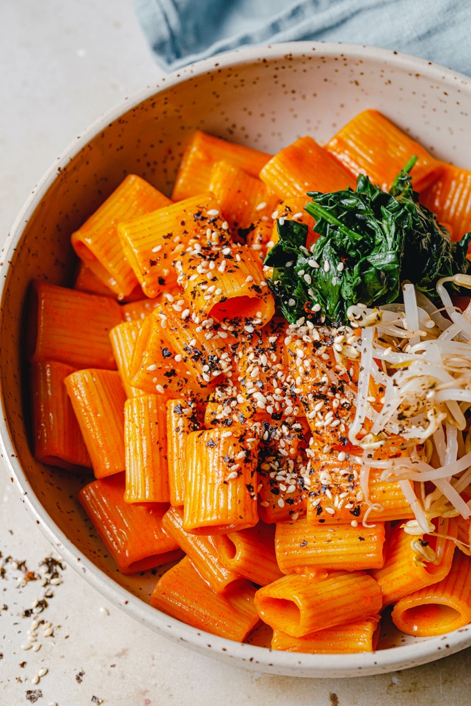 eatthisorg's tweet photo. Das ist unsere leckere Bibimbap Pasta. Getoppt mit einer unserer liebsten Gewürzmischungen überhaupt: Furikake. 🍚👋 https://t.co/xHTBOqhumD https://t.co/eKA6asAQGK