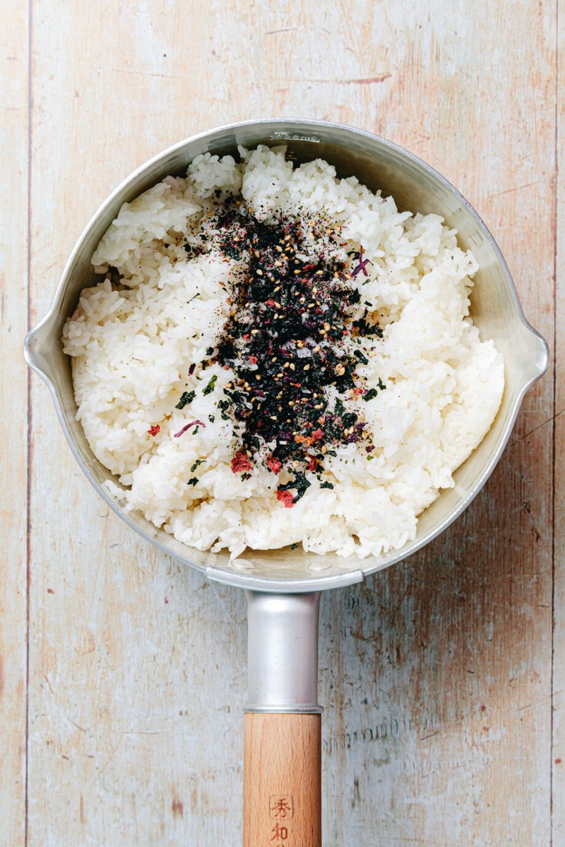 eatthisorg's tweet photo. Das ist unsere leckere Bibimbap Pasta. Getoppt mit einer unserer liebsten Gewürzmischungen überhaupt: Furikake. 🍚👋 https://t.co/xHTBOqhumD https://t.co/eKA6asAQGK