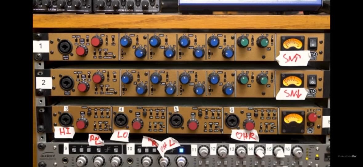 undertoneaudio's tweet image. 🎥🎛️Check out our friend @TimOSullmusic ‘s new video with @warrenhuart of Produce Like a Pro!

👥 Tag your fellow music nerds, gearheads, and aspiring producers who deserve an inside look! 

youtu.be/1c5J-Mbx8Ic

#producelikeapro #undertoneaudio #studiogear #gearheadsunite