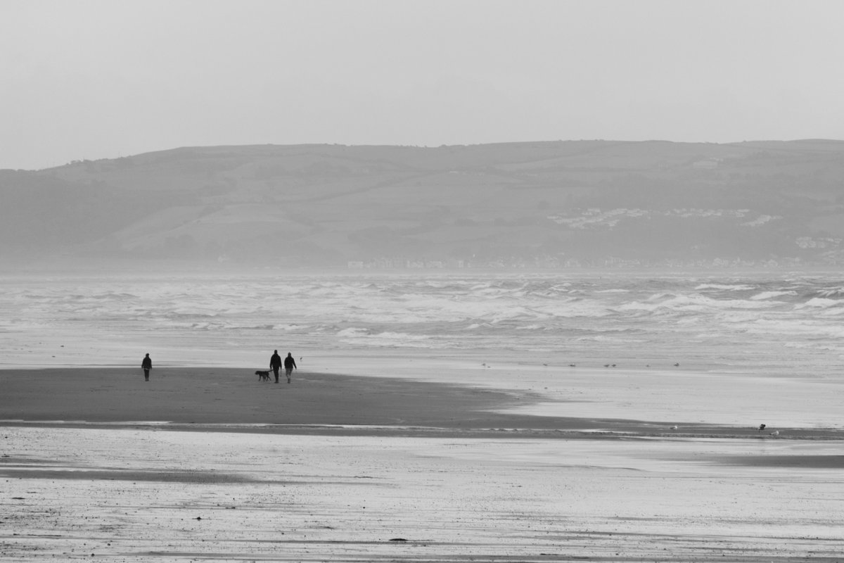 RegularFern's tweet photo. Tywyn, Wales. A lovely coincidence at the beach. https://t.co/WbVN7aBytf