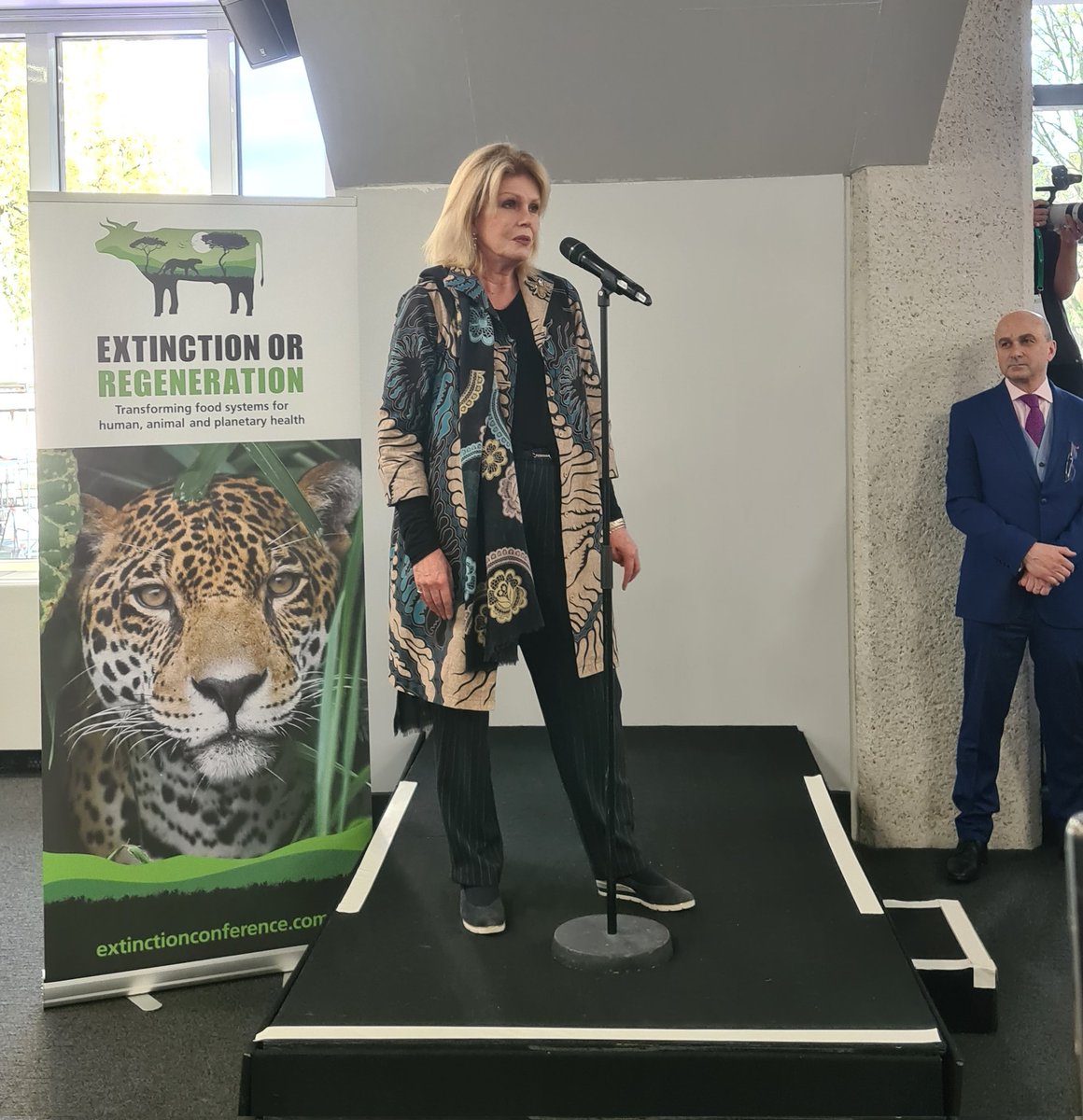 "It's bad for the factory farmed animals, it's bad for wildlife... its bad for the earth which becomes depleted, its bad for water" 

Our wonderful Patron Joanna Lumley speaking at #Extinction2023. 

Factory farming is bad full stop. We have to end it.