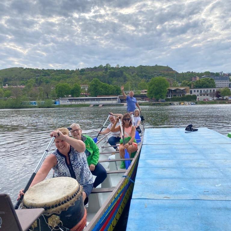 The Irish have landed in the Czech Republic in readiness for the 23rd Prague Dragon Boat Festival which is hosted by the Czech Dragon Boat Association. 

Thanks to Petr Klima who accepted the challenge the team were set!!!!🤣🤣🤣
