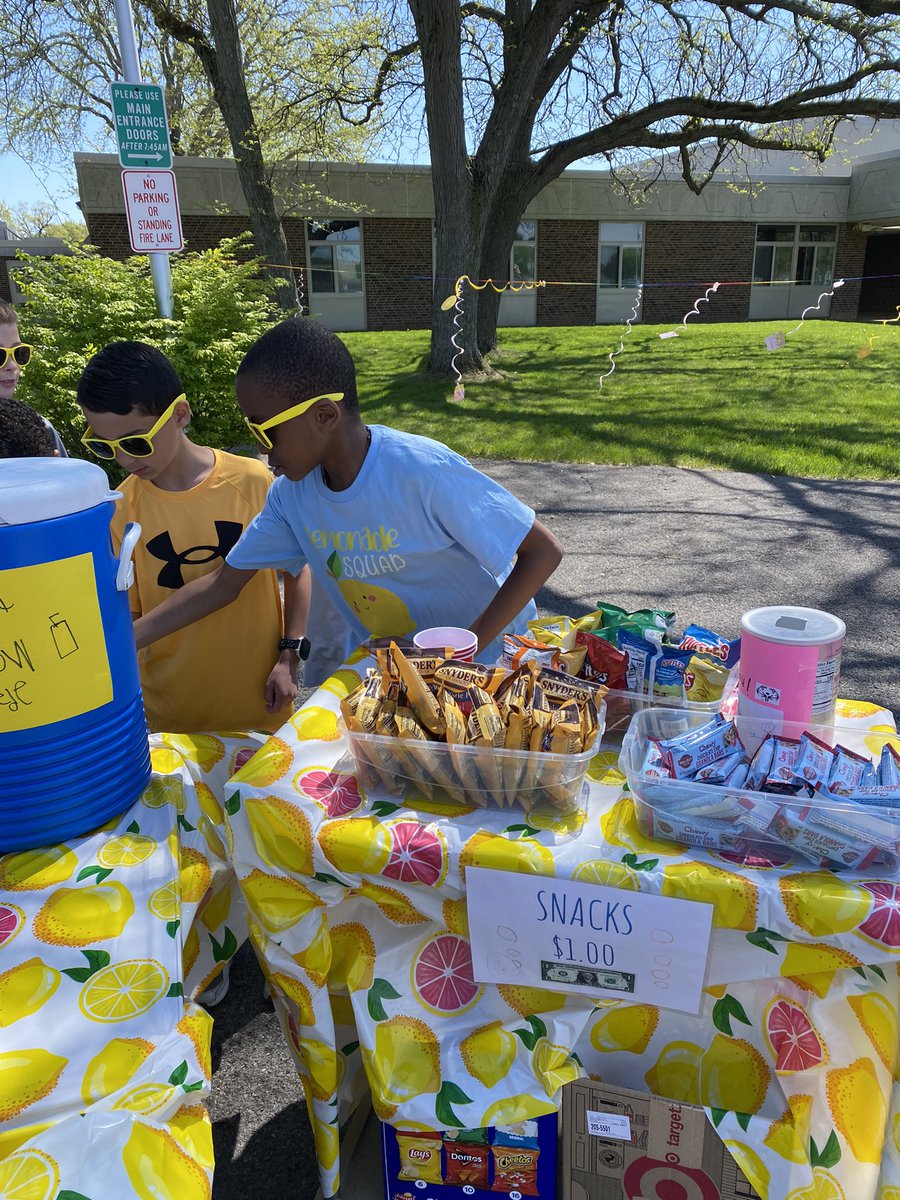 Such a special treat…Lemonade and a snack!  Thank you <a href="/MissBartlett315/">Miss Bartlett</a> and her students for the invite to your Lemonade stand to support the Special Olympics! The treats made my lunch extra special!