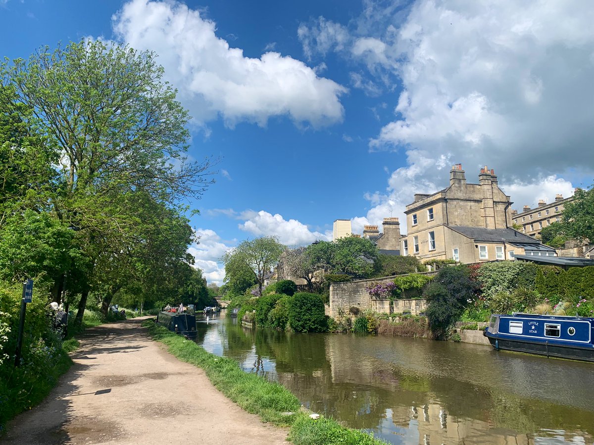 HouseHistorian's tweet photo. Still having a lovely time in Bath and today went for a nice long walk along the canal 😀😎 #Bath #LoveBath #springsunshine https://t.co/vzdH7pDfRF