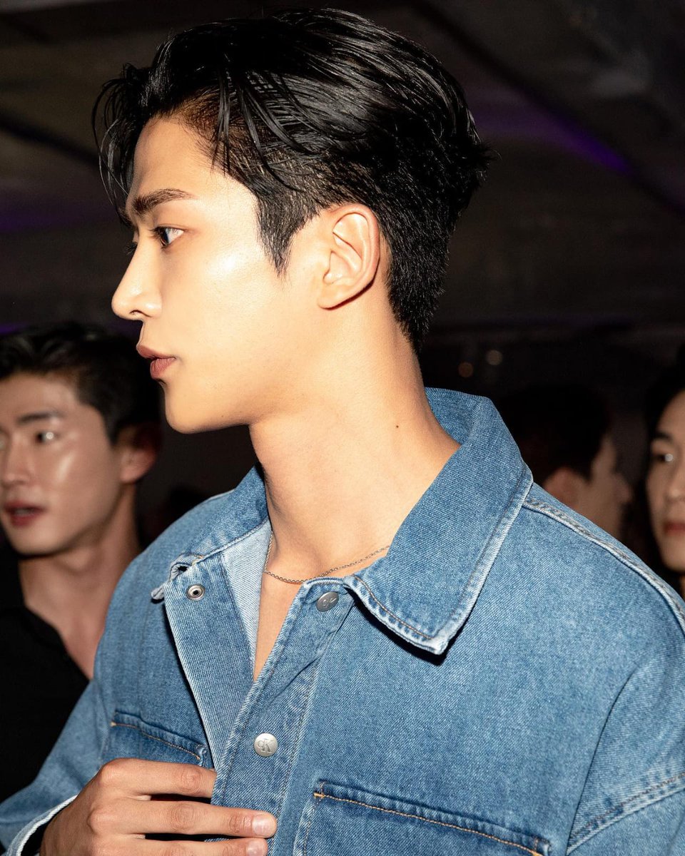 Shinn_smile's tweet photo. Side profile 😍💞 #ROWOON #SF9 #RowoonxCalvinKlein #CalvinKlein https://t.co/nq5NkVhW0t