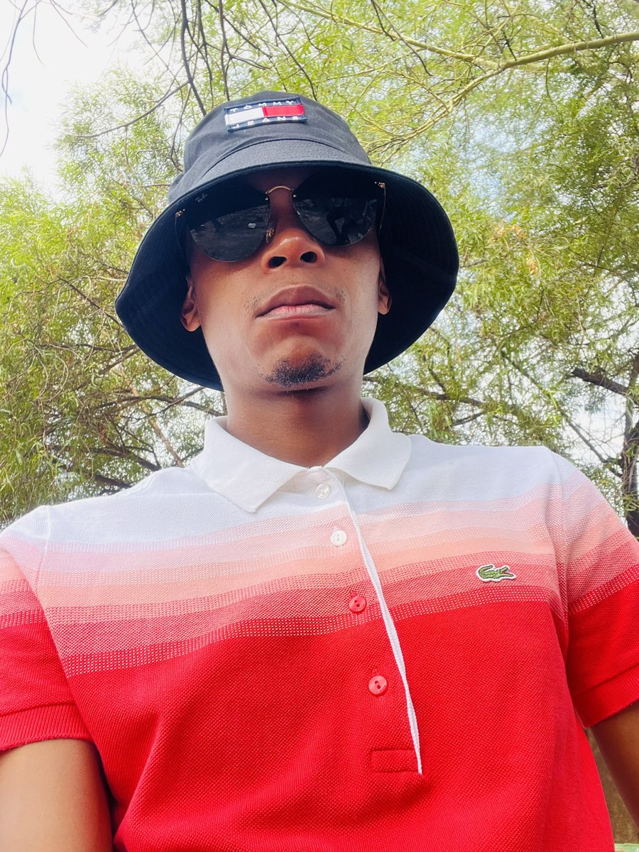 MLOYDENI tweet media