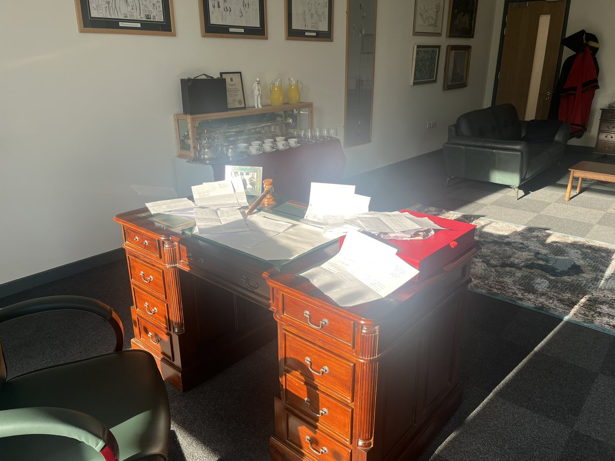 What an utter treat! Coming in to a desk covered in thank you letters from a collection of students and refugees I hosted in the Mayoral Parlour. God bless England