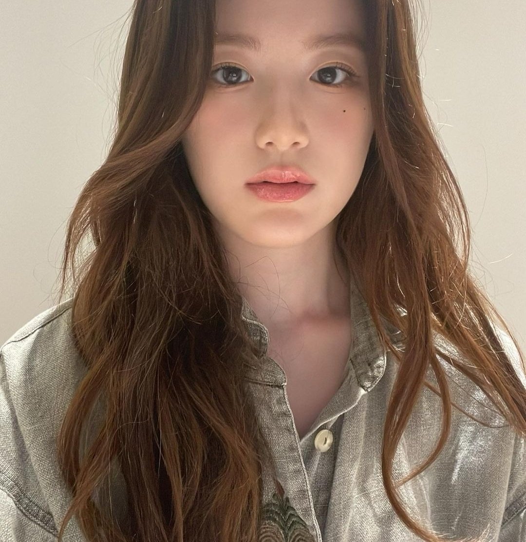 idle_chile's tweet photo. [ #SHUGRAM | 230510 ] 💋 

Actualización de #SHUHUA vía Instagram

":   )    :   ) 😐
Mi cara"
_
📎: https://t.co/dJKnnBZeax
[ maru 🐁 ]
—
#GIDLE #MIYEON #MINNIE #SOOJIN #SOYEON #SHUHUA #YUQI https://t.co/hOXDebNoGW
