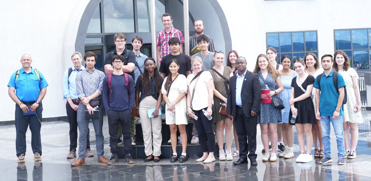 Unity_MemoryRw's tweet photo. Today, MINUBUMWE held an educational session with a delegation of Canadian undergraduate students from @HuronPoliSci led by Dr Lindsay Scorgie, who are in Rwanda for a study tour. @huronatwestern 

1/2 https://t.co/TrC9pVdICs