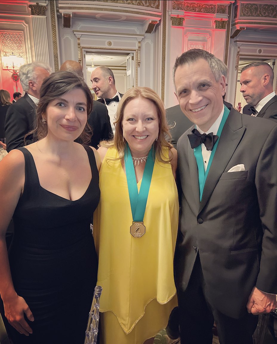 A big congratulations to @theturner for winning @writerstrust of Canada’s 2023 Shaughnessy Cohen Prize for Political Writing for ‘How to be a Climate Optimist’ - well-deserved. And thank you to the #polipen team for another great event, with lovely people, for a wonderful cause.