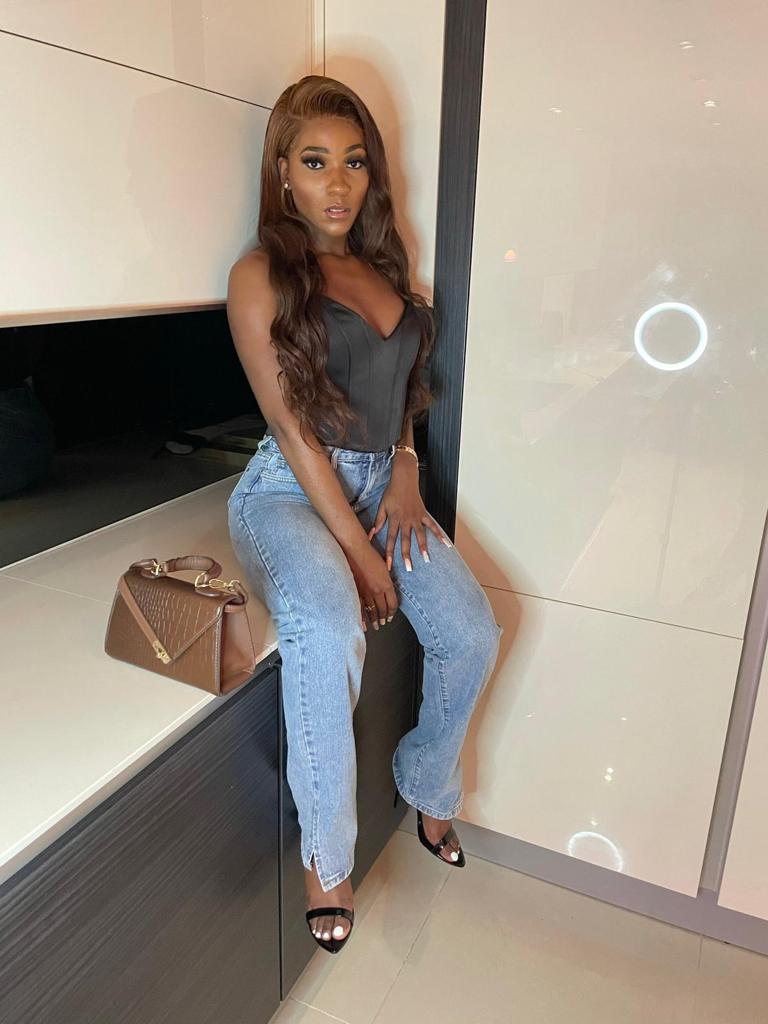 shades_london's tweet image. Do you know that your wig can be made just for YOU? 

We can create your wig in ANY style, colour, and texture. 

Dm us to place an order 

#customwigs #customwig #customwigunit #customwigmaker  #customwigmakers  #customwigmaking #customwigsforsale #customwigsinstall