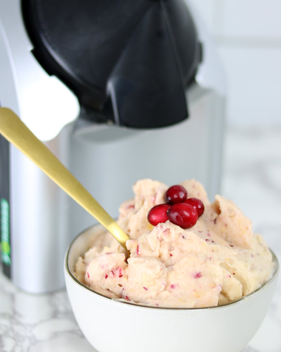 What we love about Yonanas is how creative you can be! What is your favorite flavor combo? #yonanas #nicecream#healthydessert