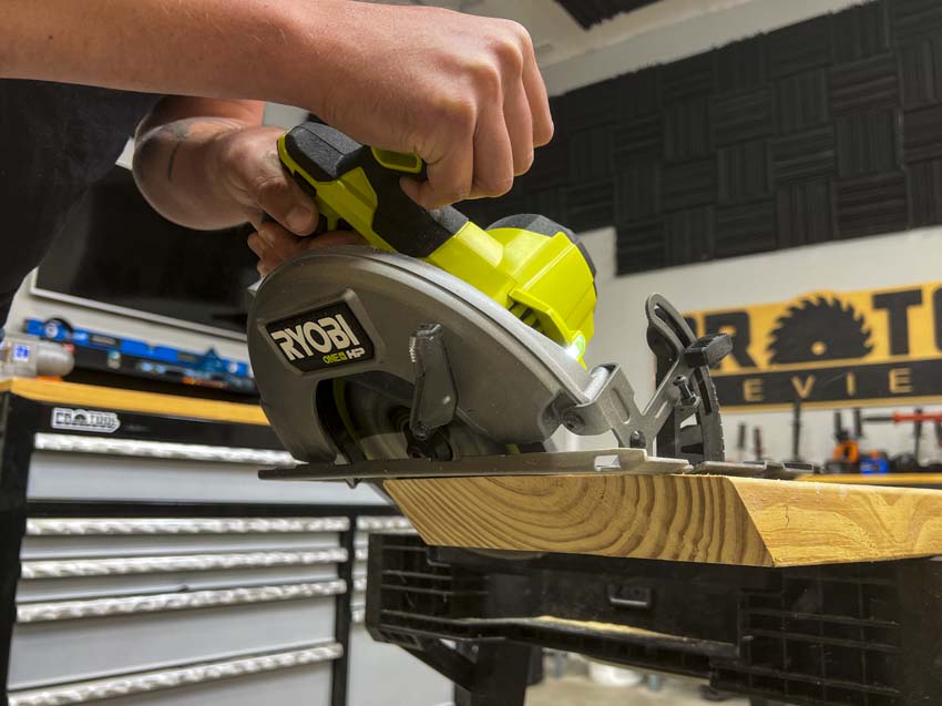 ProToolReviews's tweet photo. We got our hands on the @RYOBItoolsusa 18V 7-1/4-Inch Circular Saw to see how it improves upon the formula!
Check out the review:
https://t.co/LWjZdjEstj
#ptrryo23 #tools https://t.co/45jkukhxXS