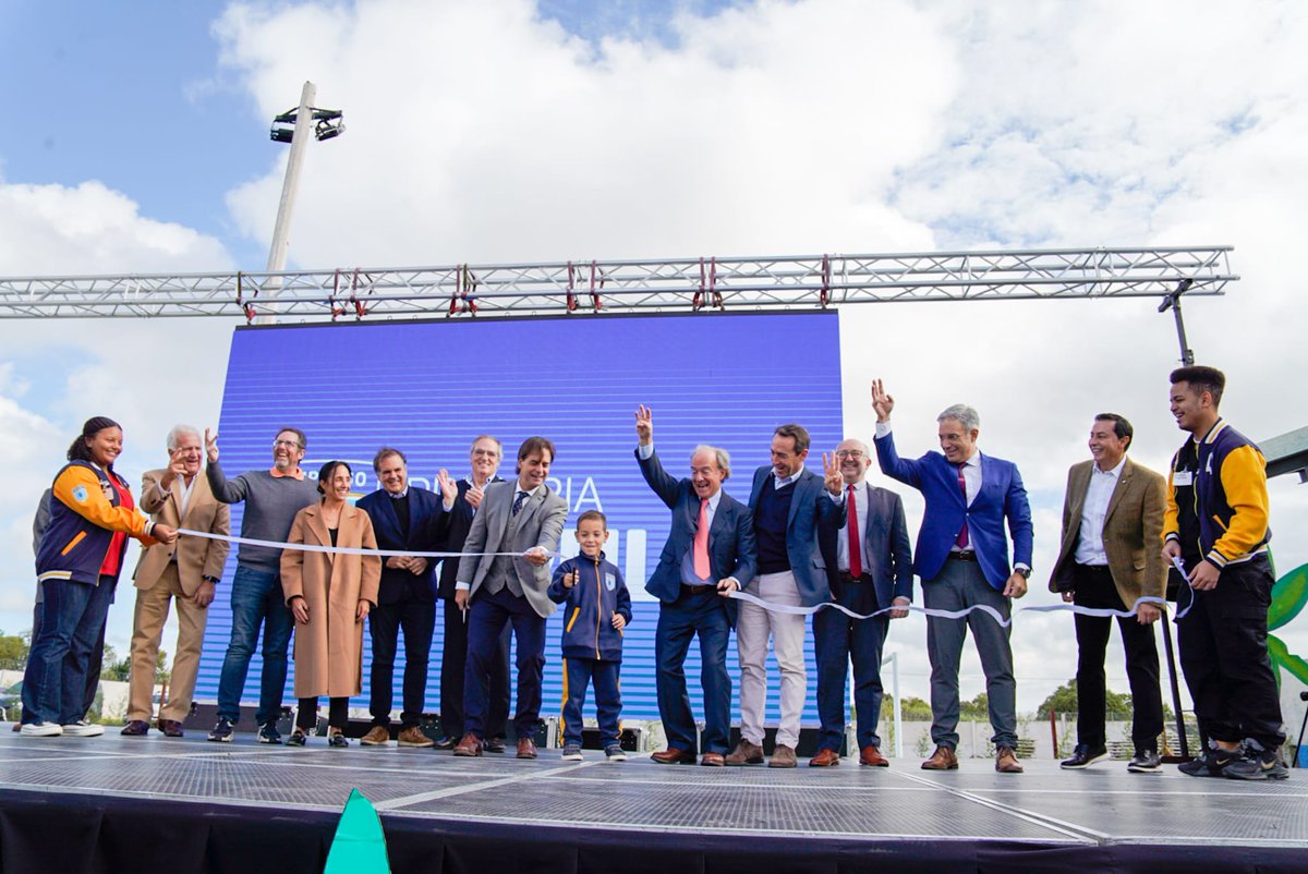 Hoy participamos en la inauguración de la escuela primaria de Impulso. Proyecto desarrollado por una fundación que a partir de aportes y apoyos privados y públicos genera oportunidades para más de 1300 estudiantes en Casavalle. 
¡Felicitaciones!