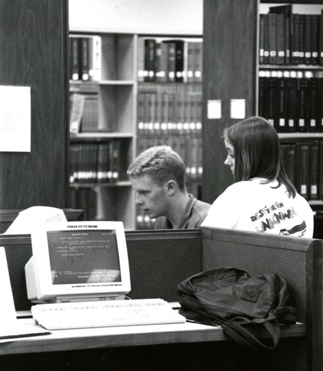 If you're stressing over last minute finals, take heart. Generations of Davidson students have been in your shoes! See this picture post from the Around the D blog of students studying over the years: …dsonarchivesandspecialcollections.org/aroundthed/stu… 📸: E.H. Little Library, 1993.