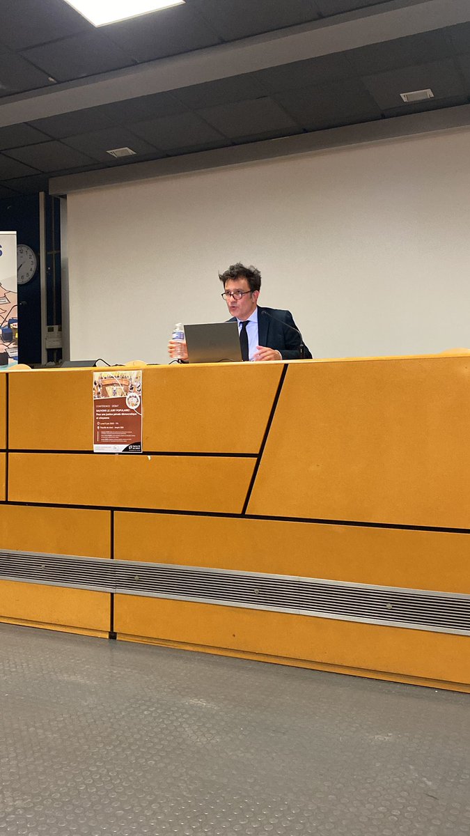 MurielFIOL's tweet image. Piraterie stratégique , #dissuasion intégrée , multidomaines, nucléaire mais pas que , beaucoup de doctrines exposées brillamment ce soir à #Toulon #FMES par Benjamin Hautecouverture