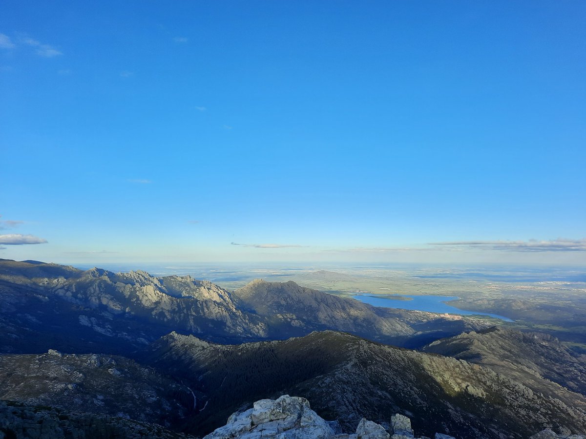 Clarisse_2dart's tweet photo. 21 Mayo de 2021 - Maliciosa ✨⛰️ ¡Qué bonito estaba todo con neveros y fresquito de primavera! https://t.co/9uZjIpqwcg