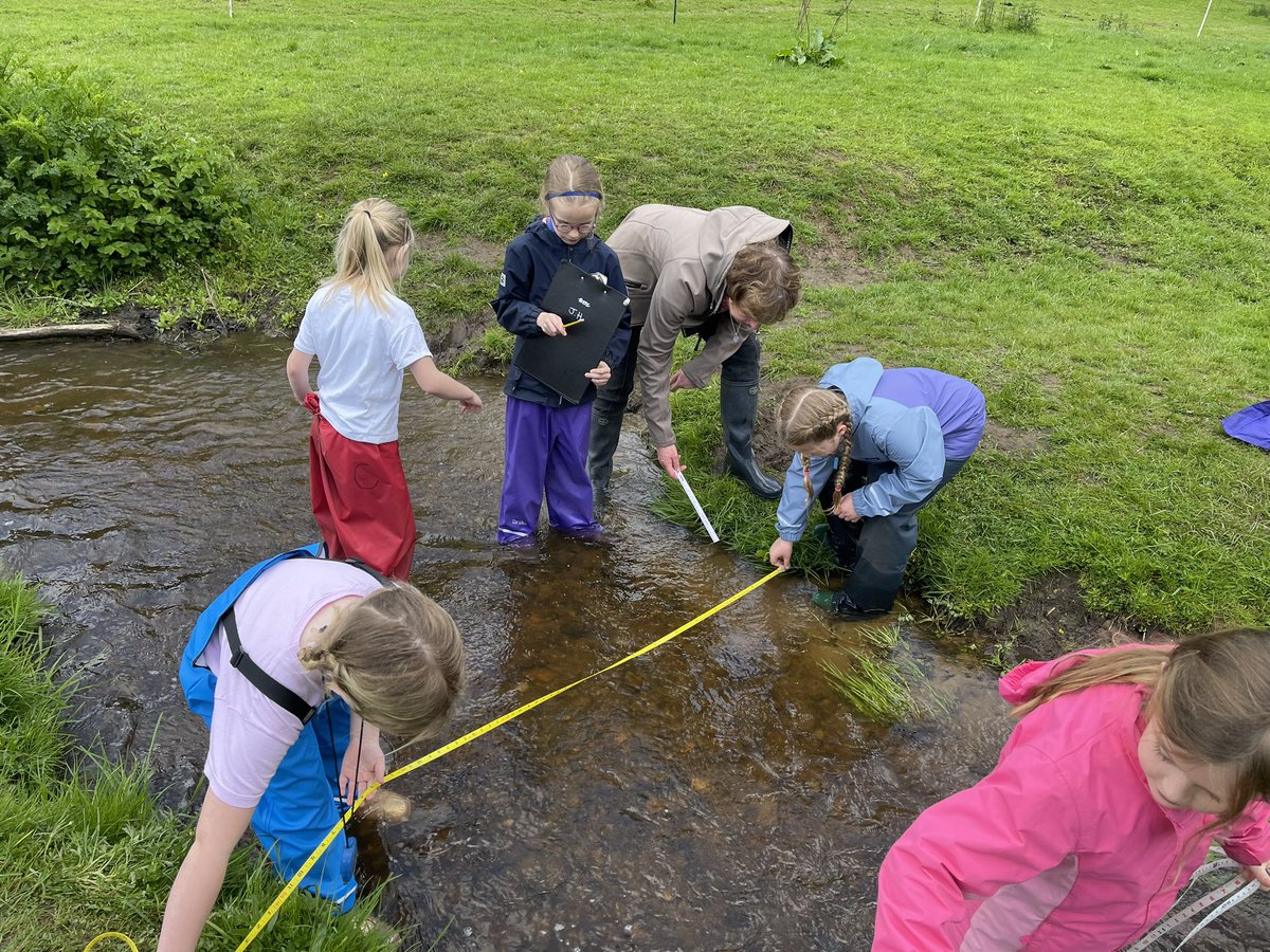 ManorHseSchool's tweet photo. Year 3 did lots of investigating rivers at Juniper Hall. They measured the depth of the river, the velocity and field sketches.#ALoveofLearning https://t.co/OhKW7avgb8