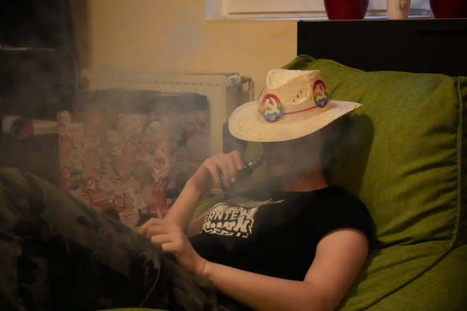 Waiting for the &Ouml;H results be like  #oehwahl23 https://t.co/lYhr8oOHgV<a href="/tag/oehwahl23"class="tags">#oehwahl23</a>