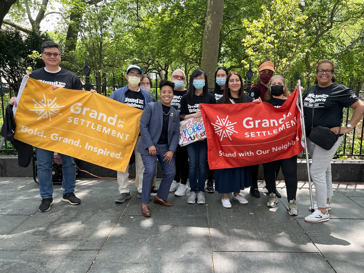 Thanks to all the @UNHNY settlement houses who brought out older adults and program staff to the @liveonny rally today, and to all the Council Members who turned out, especially aging chair @CMCrystalHudson and @NYCSpeakerAdams! #AdvocateForAgingNYC