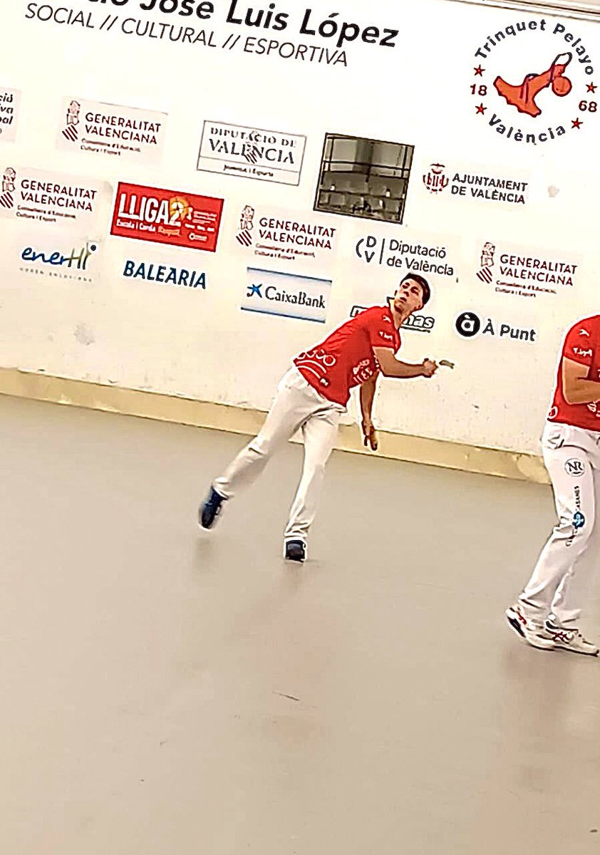 funpival's tweet photo. 📢 A la final de la Lliga2 d’#escalaicorda Julio Palau, Carlos i Guillem Palau després de guanyar hui !!

🏆 Semifinal de la III Lliga2
📌@Pelayotrinquet 

60🔴 Julio Palau, Carlos i Guillem Palau
40🔵 Carlos Donat, Conillet i Marc Barber

#pilotaprofessional #lliga2 https://t.co/Xl7QrsUxst
