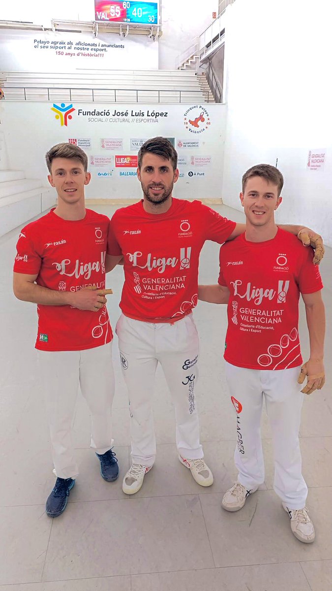 funpival's tweet photo. 📢 A la final de la Lliga2 d’#escalaicorda Julio Palau, Carlos i Guillem Palau després de guanyar hui !!

🏆 Semifinal de la III Lliga2
📌@Pelayotrinquet 

60🔴 Julio Palau, Carlos i Guillem Palau
40🔵 Carlos Donat, Conillet i Marc Barber

#pilotaprofessional #lliga2 https://t.co/Xl7QrsUxst