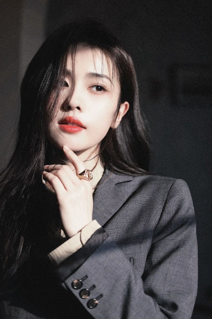 22Multiships's tweet image. ─finish eating─ If I can't marry a ranger, I'll marry another kind of hero,all to bring heirs to my family.
 ─ He must be sexy, good in bed and a sweet guy who can understand my unbearable coldness.

𝕸𝖔𝖔𝖓𝖘𝖚𝖒𝖒𝖊𝖗 ﻬ /𝑱𝑼𝑵 𝑺𝑼