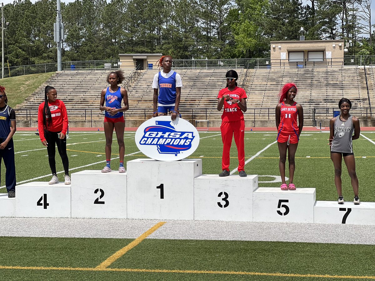 Coach Hess tweet media