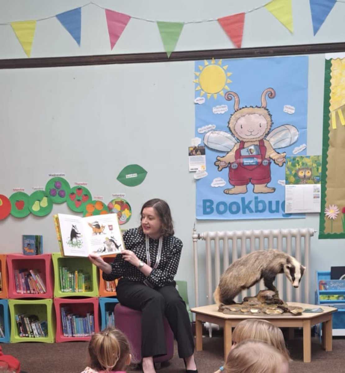 JL_Horan7's tweet photo. Badger storytime today was the best! Looking forward to more joint working with local Wildlife Trust 🦡 #ScottishBadgerWeek https://t.co/NM191luwMV