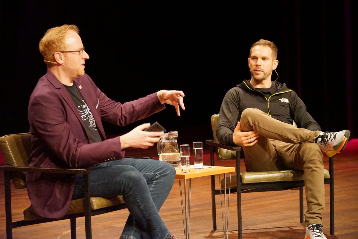 It’s time for a fireside chat with <a href="/TweetyThierry/">Thierry Muller</a> from #Google! We’re about to hear more about the state performance of the web, user experience, what Google is working on in regard to performance, and many more!