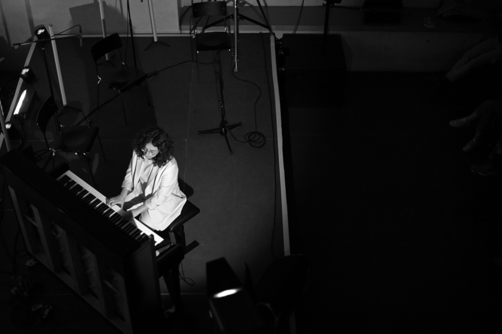 Was für ein zauberhafter Dienstagabend bei Across - Die Konzertreihe im Neuen Museum Nürnberg mit <a href="/alexstreliski/">Alexandra Stréliski</a> das doch war! 🎹 Inspirierend, filmisch und auf ganzer Strecke berührend bis zum Schluss! 🎼

📷 Jaroslaw Jasenowski instagr.am/p/CsHEbjOvfRv/