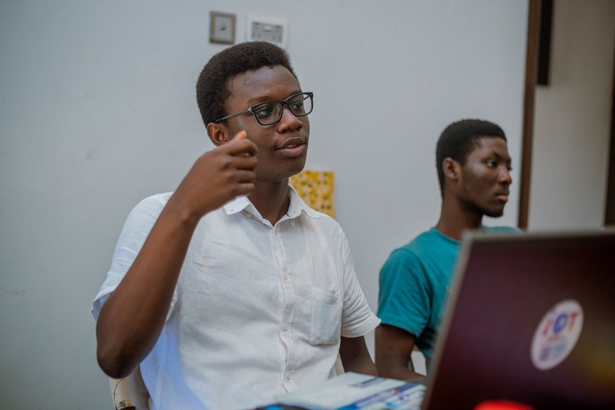 FoundryCamp's tweet image. Yup! It's #throwbackthursday

It was an awesome time with participants of the #Hubiquitous #TalentProgram where they learnt about design thinking and using loT to solve problems in our society.

We can't wait to see them again in the training phase!