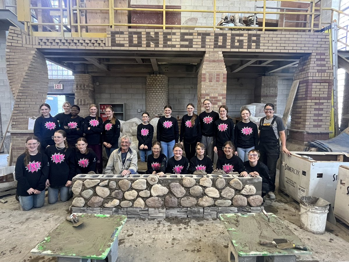 SarahBecker84's tweet photo. Awesome day @ConestogaC for the TNT event with students from @HPCDSB!! Masonry in the morning and in the kitchen for the afternoon learning all about new potential careers in #skilledtrades @diggerflan @nikkigibson12 #ourfuture #shsm https://t.co/PbWpeBquVQ